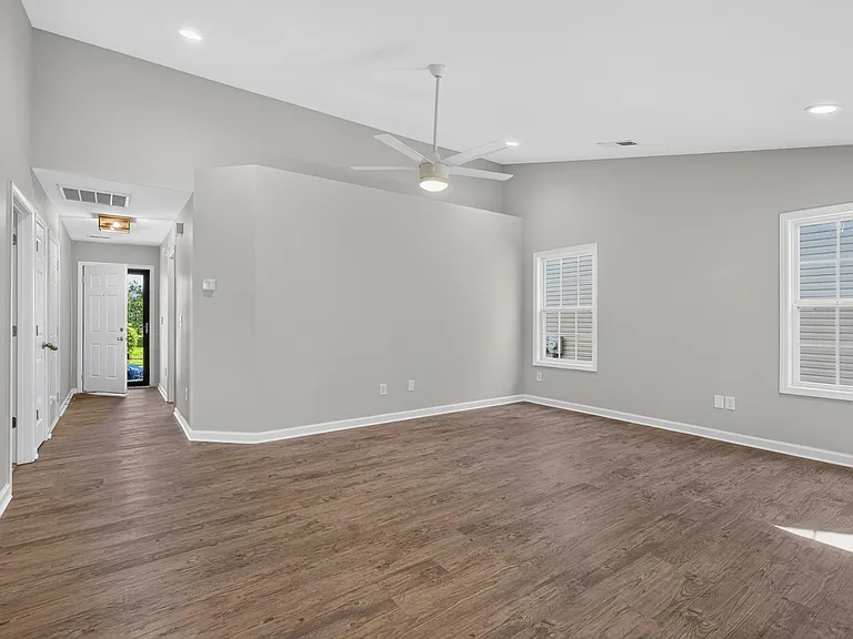 2592 Rockaway Pl — Photo 5