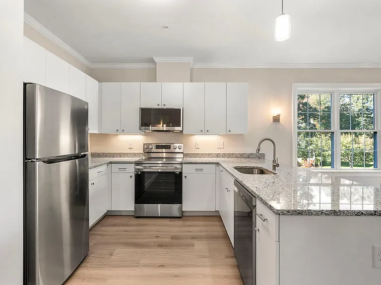 244 Main St #205 — Photo 4