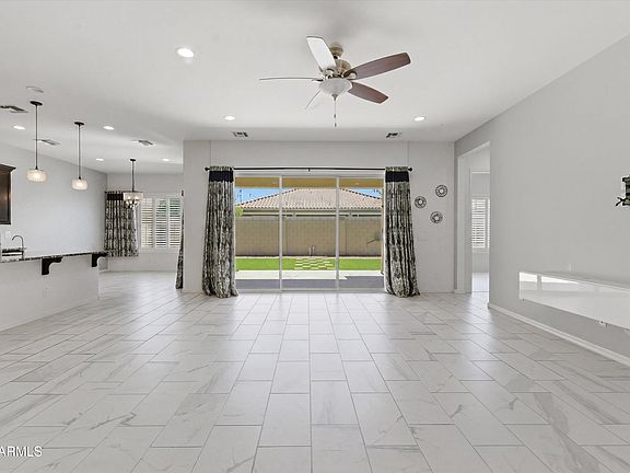 4th image of 1083 E HOLLAND PARK Drive