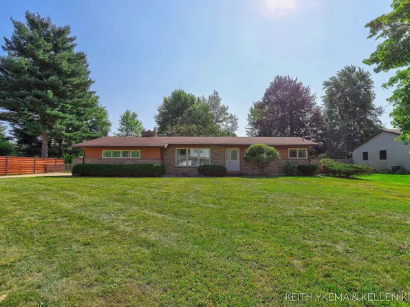 1490 Sierra Ave NW, Grand Rapids, MI 49534