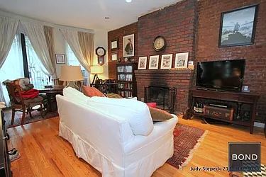 Rented by Bond New York