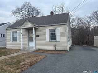 214 Poquonnock Rd, Groton, CT 06340