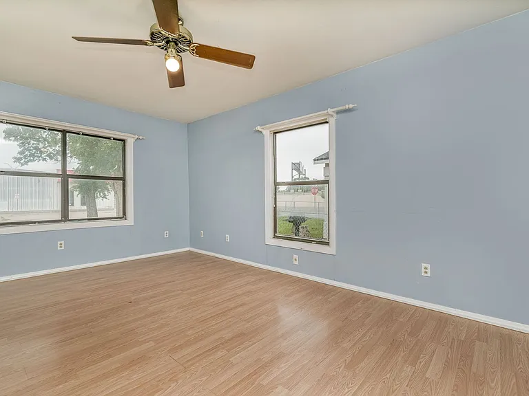 3609 S Travis St — Photo 11