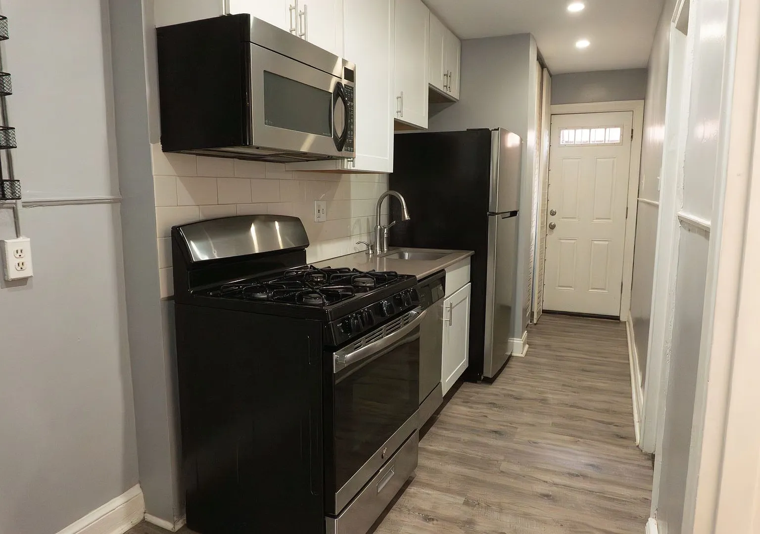 H St/Kingman Park - Renovated 1 bedroom — Photo 1
