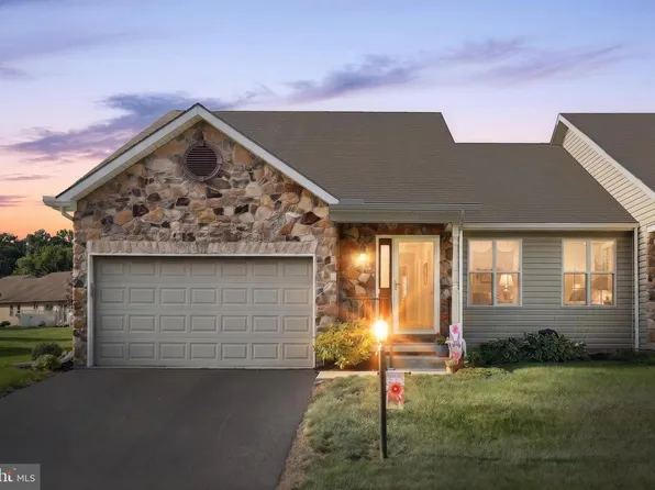 3025 Barley Cir #12, Dover, PA 17315