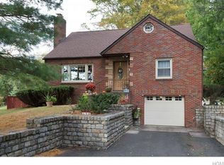 19 Jolliffe Ln, Congers, NY 10920