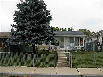 332 S Gray St photo 1