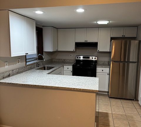 3rd image of 2647 W 127th Burr Oak Ave #1E
