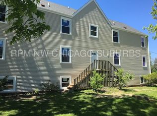 208 S Tryon St, Woodstock, IL 60098