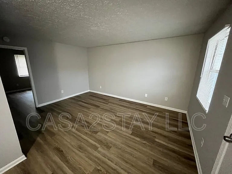 668 Knox Blvd #20 — Photo 2