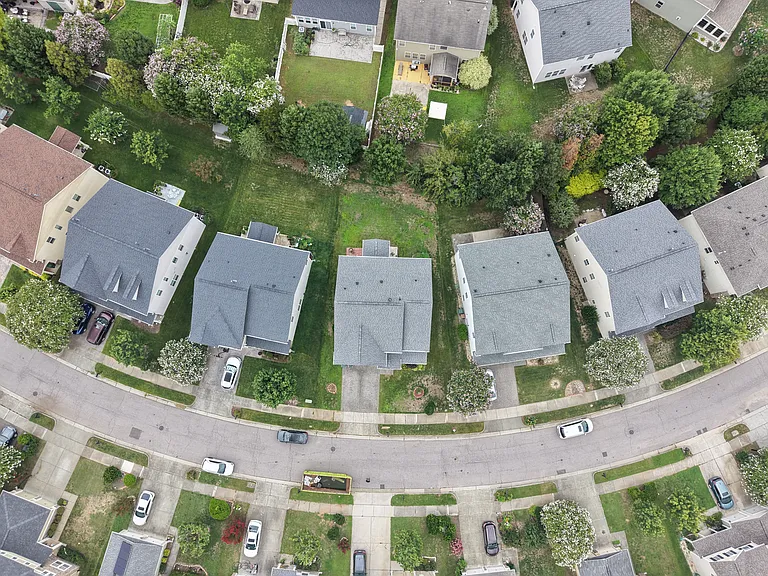 240 Seymour Pl — Photo 26