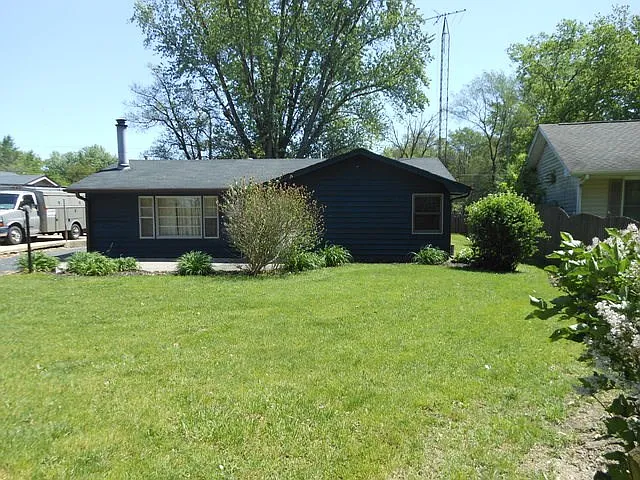 1909 Lakewood Dr photo 1