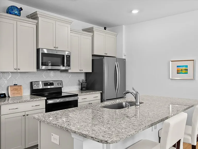 7906 Flatrock Park Dr — Photo 4