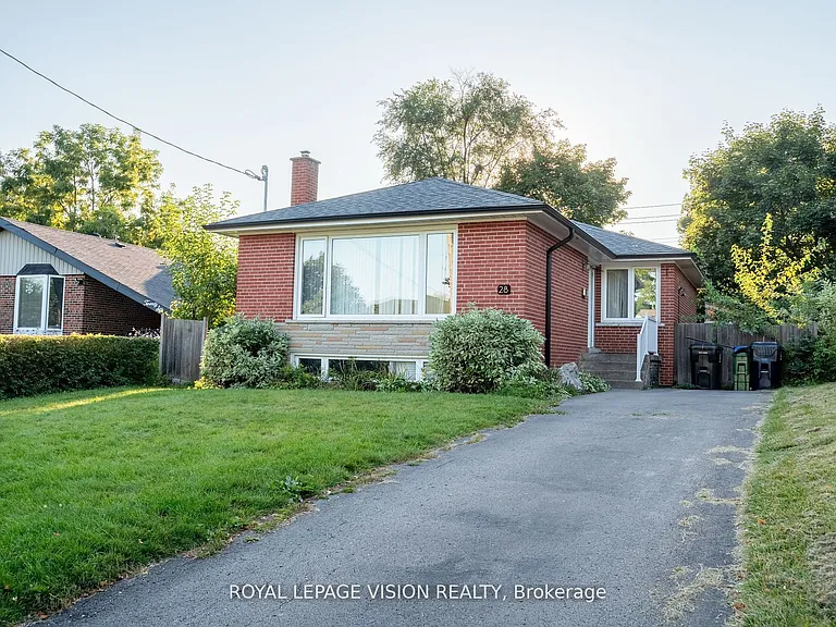 28 Jeffton Cres — Photo 2