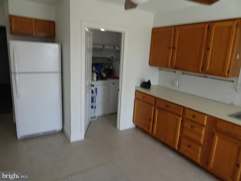 213 E 2nd St — Photo 7
