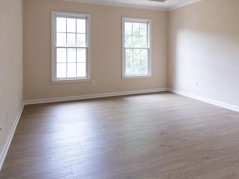 1649 Crittenden Ln — Photo 16