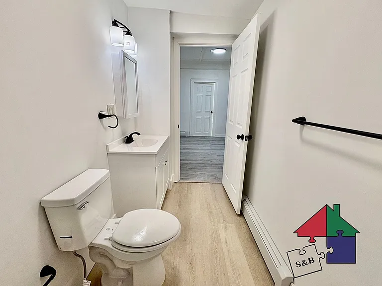 94 Malletts Bay Ave — Photo 8