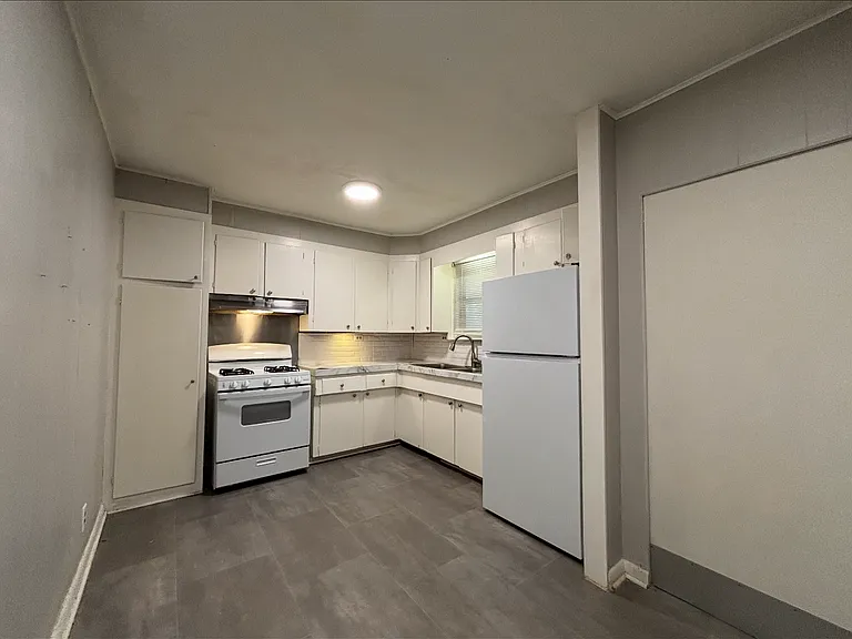 1408 University Ave — Photo 4