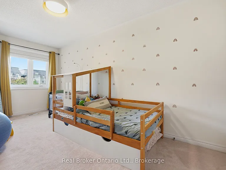 165 Margaret Dr — Photo 25