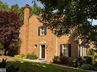 1906 Autumn Chase Ct, Falls Church, VA 22043