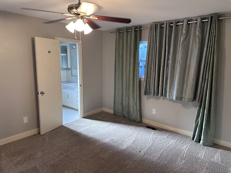 5912 N Sterling Dr — Photo 29