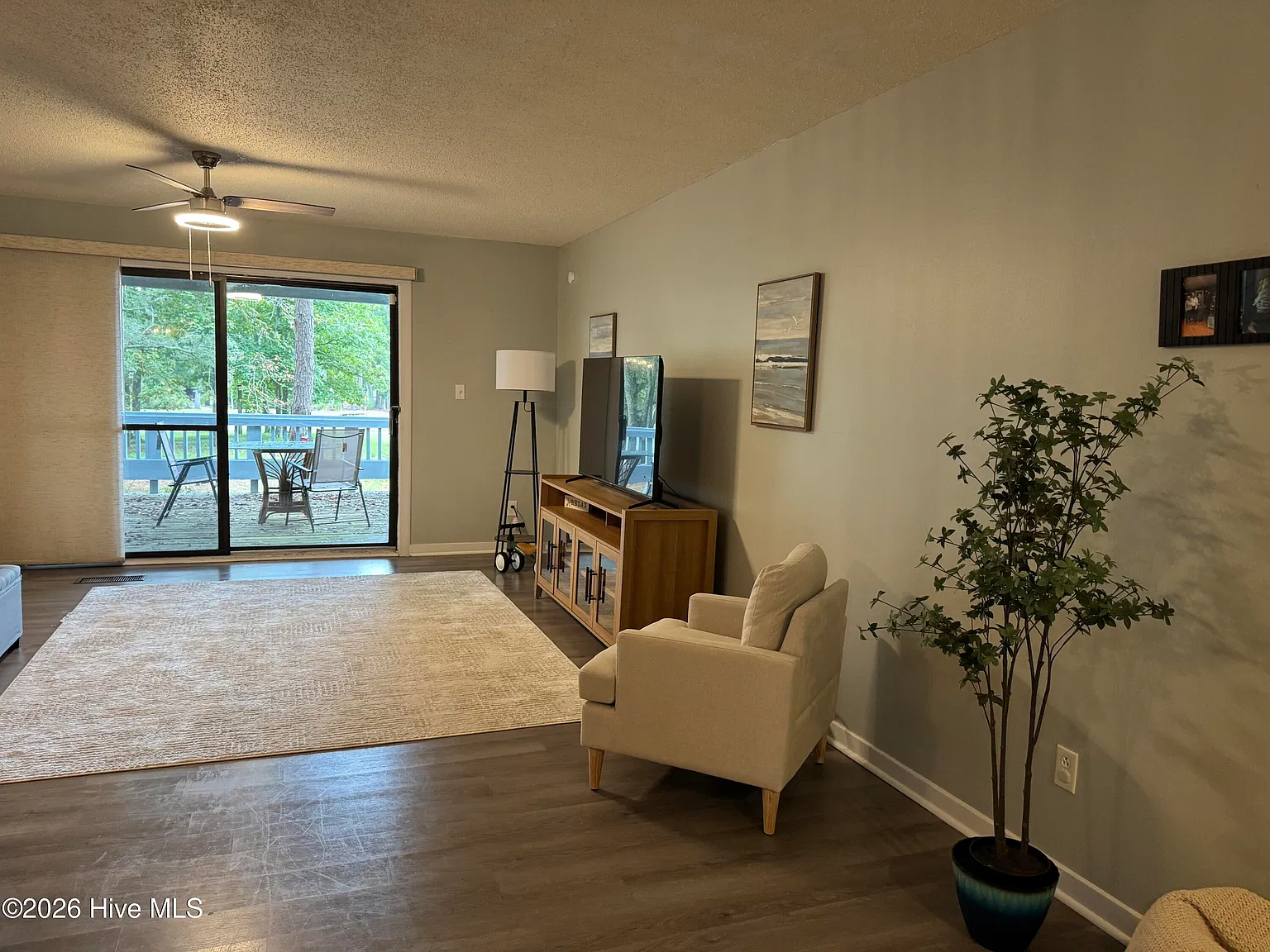 1204 Harbourside Dr — Photo 3