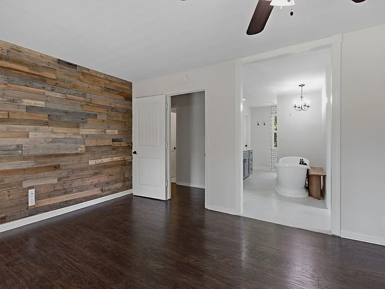 1303 General Macarthur Dr — Photo 18