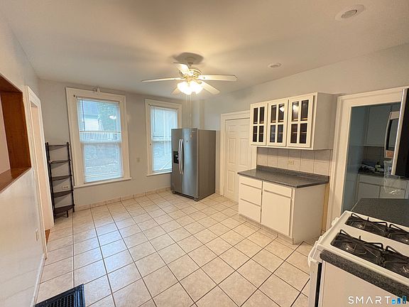 5th image of 112 Wilcox Ave #1
