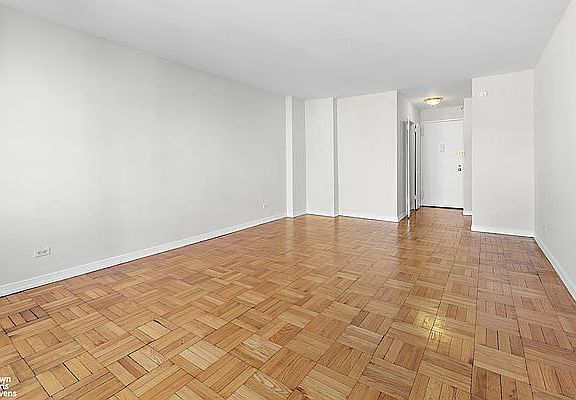 5th image of 200 E 15th St APT 10L