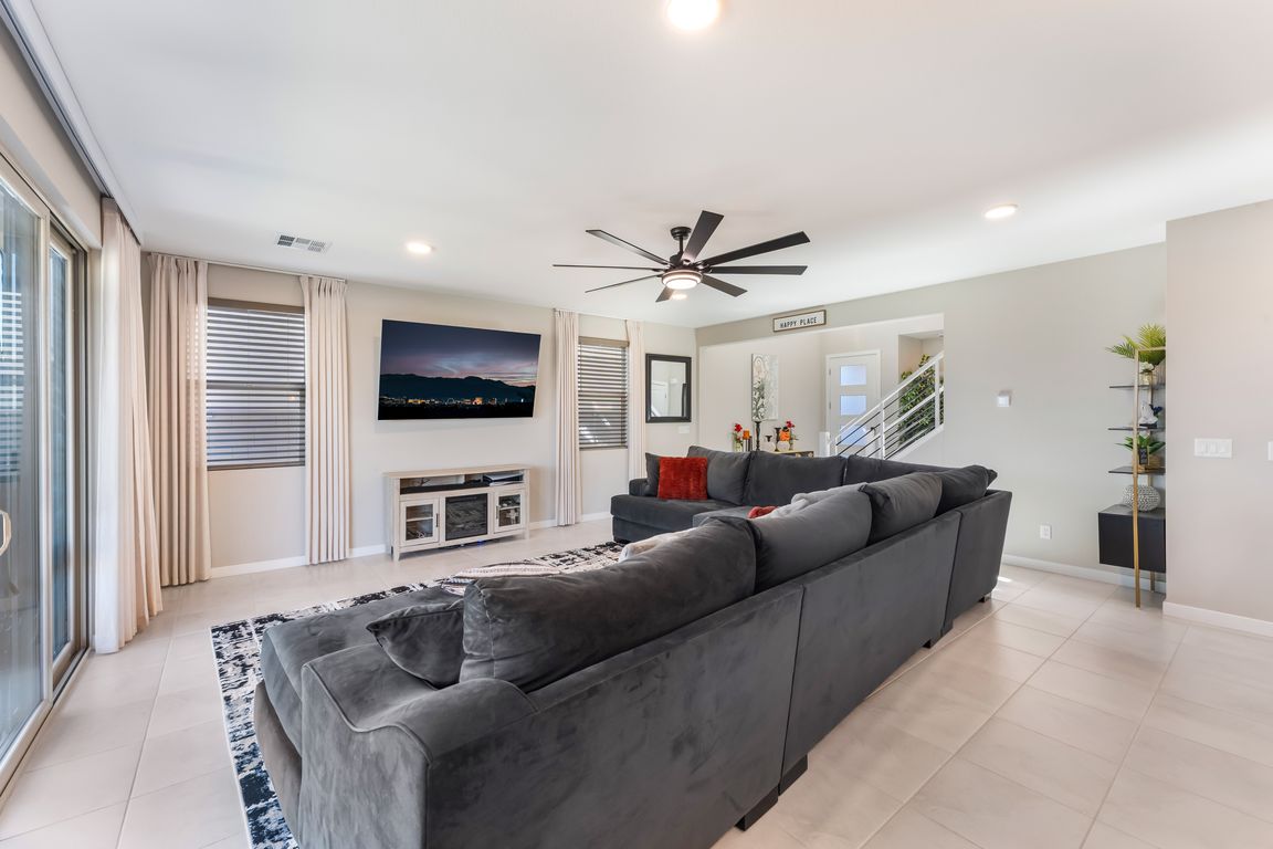 next background image