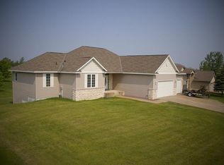 753 Taft Loop S, Cambridge, MN 55008