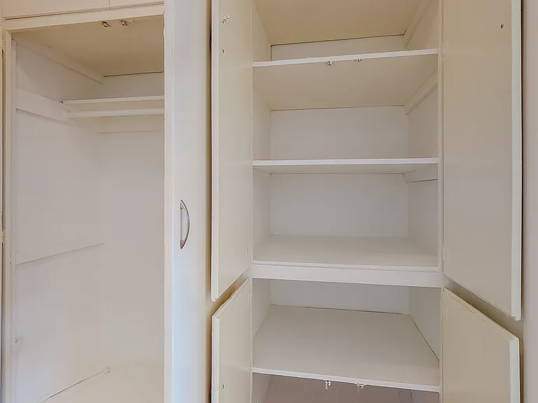 Westwood Hills Apartment — Photo 17