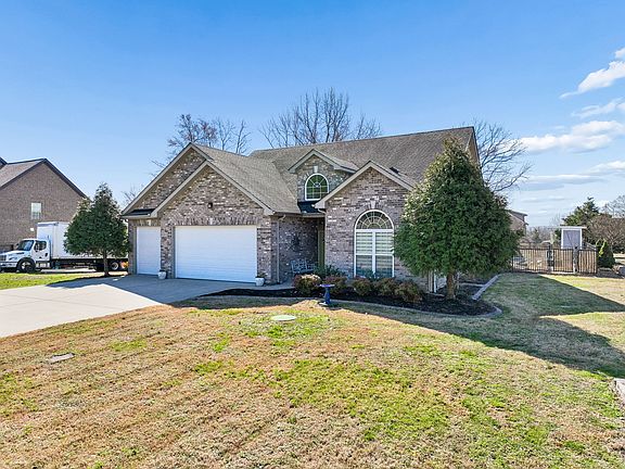 3rd image of 665 Twin View Dr