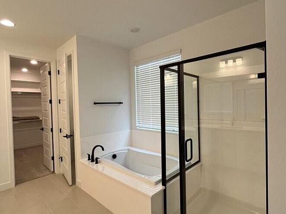 4th image of 10262 W COLUMBUS Avenue