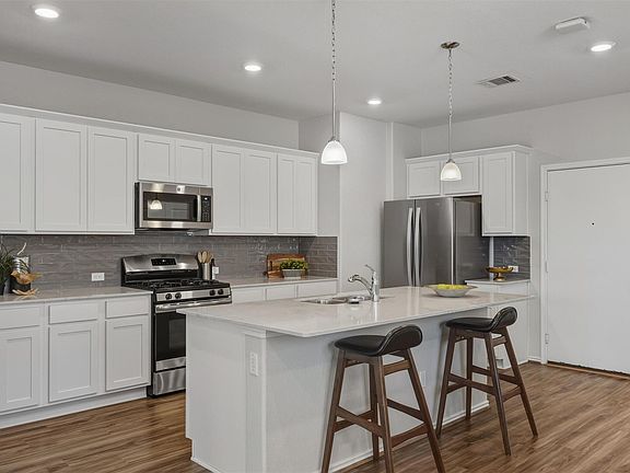 5th image of 316 Montauk Loop