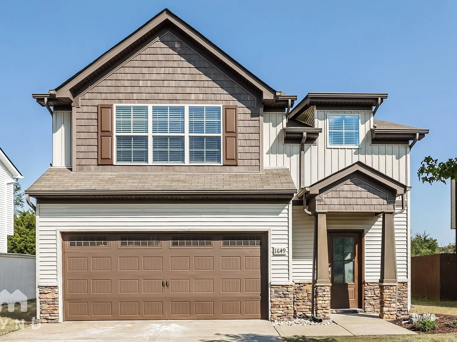 3 bed, 2.5 bath, 1670 sqft, $2,005 — Photo 1