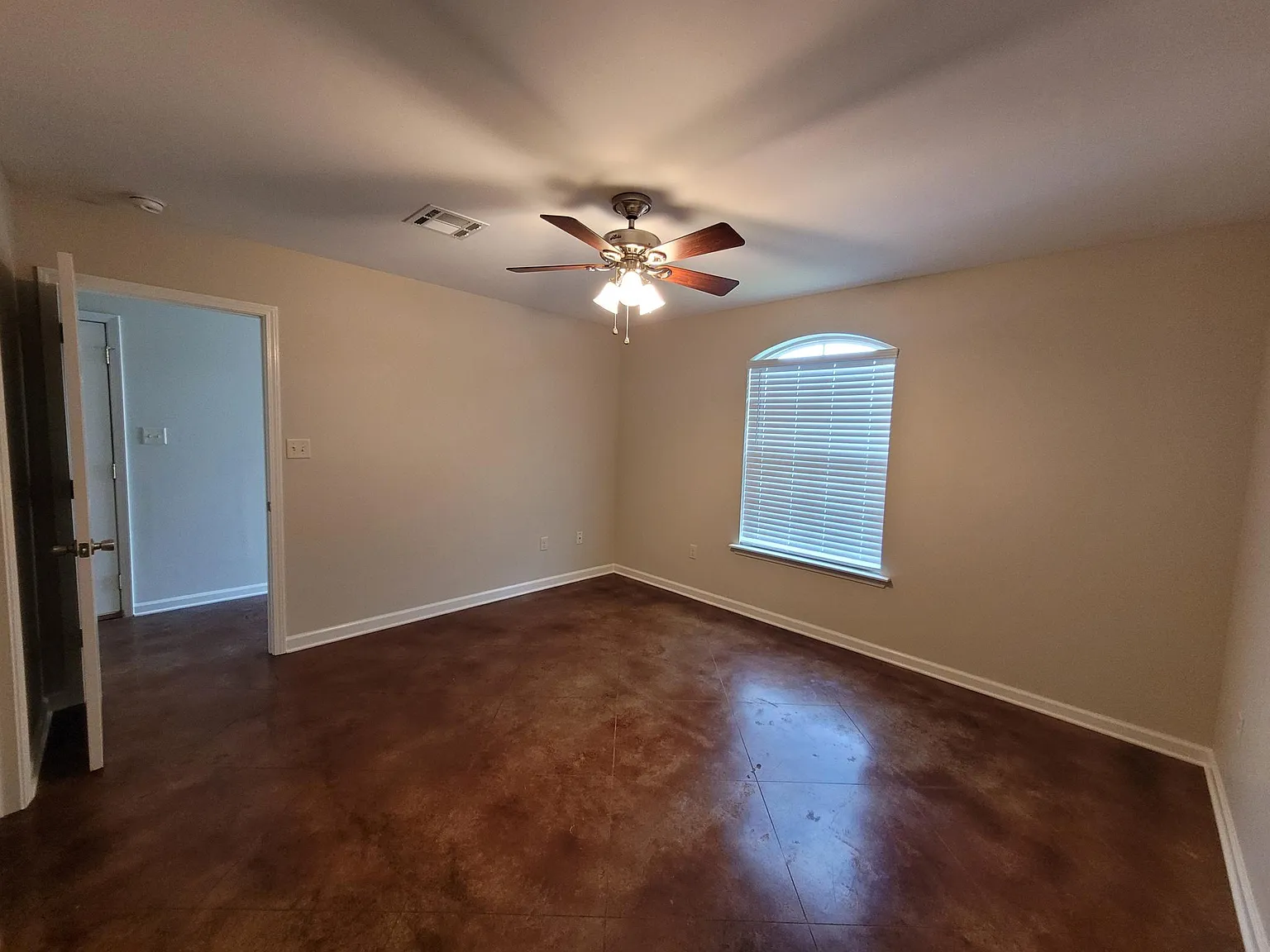 3 bed, 1221 sqft, $1,495 — Photo 4