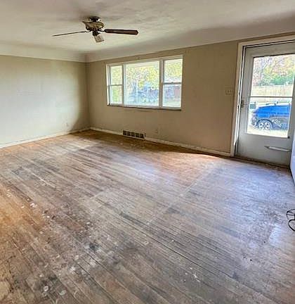 3rd image of 4140 Miami Western Dr