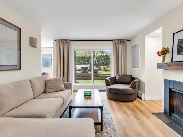 1935 W 1st Ave #102, Vancouver, BC V6J 1G7