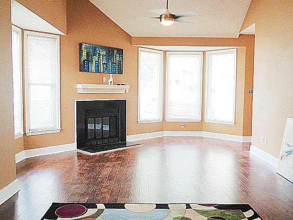 2 Bay Areas in Greatroom