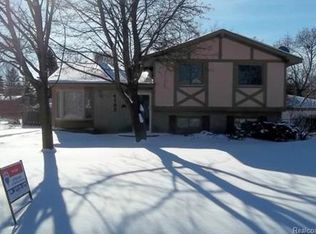 4185 Midland Ave, Waterford, MI 48329