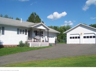 401 Dover Rd, Dexter, ME 04930