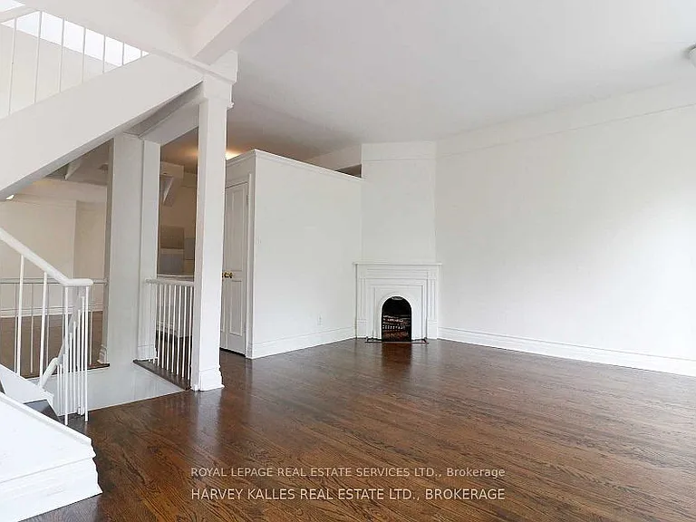 390 Huron St — Photo 9