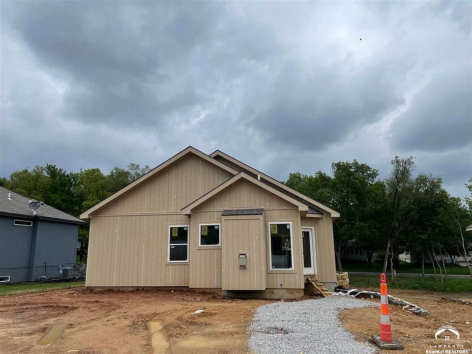 2nd image of 8446 Peoria St