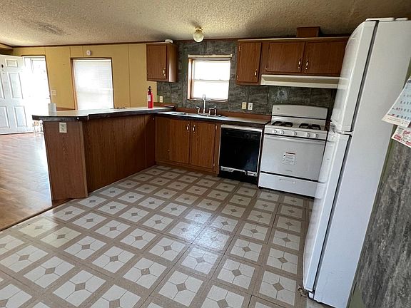 4th image of 2300 E Philip St