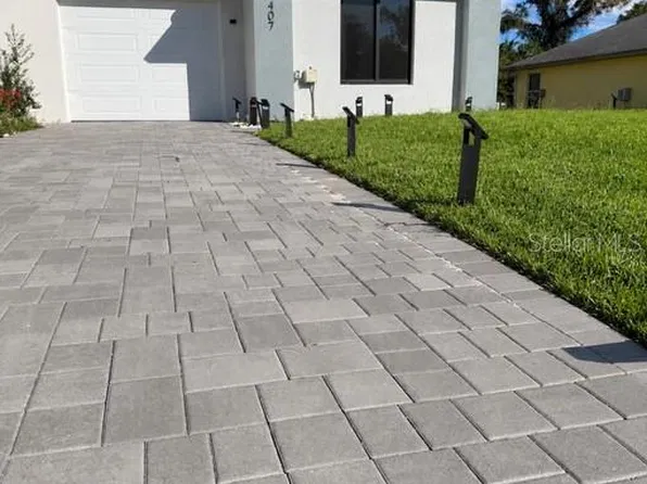 407 Chalet Ave S, Lehigh Acres, FL 33974
