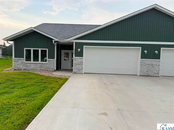 1443 7th St N, New Ulm, MN 56073