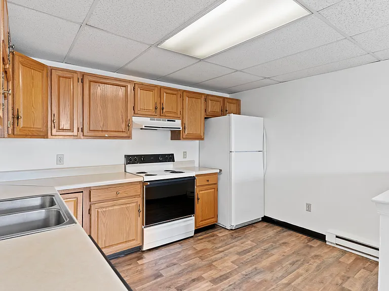 270 W 2nd St #270 — Photo 9