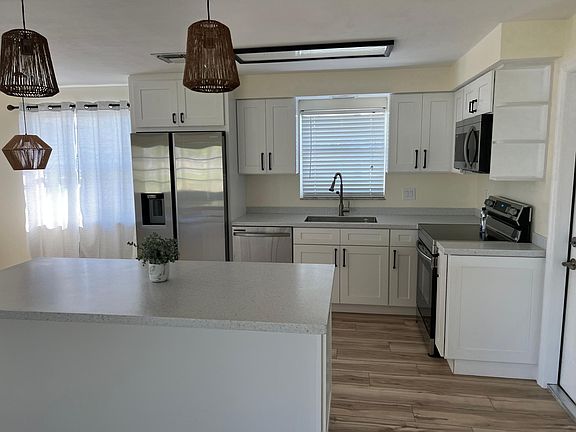 4th image of 5255 Tower Dr
