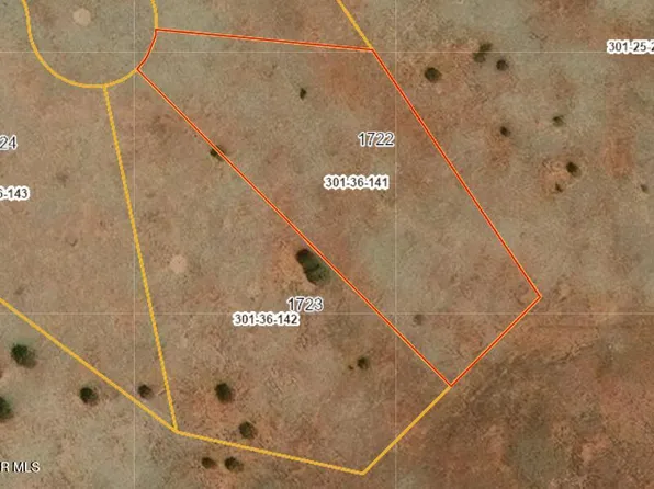 32208 W Corona Way, Seligman, AZ 86337